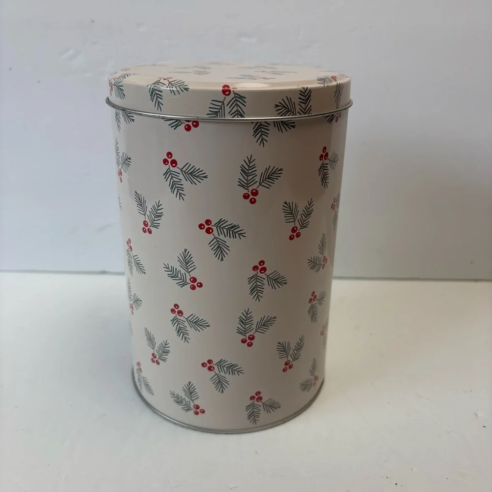 Festive White Tin with Holly Design Target 6.5” 4.2” Christmas Mistletoe